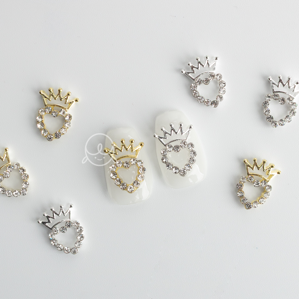 큐빅164 왕관하트 네일파츠 (3개입)