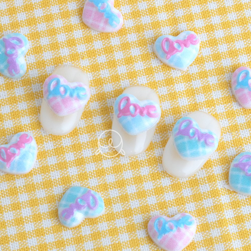 데코223 하트레터링 네일파츠 (5개입)