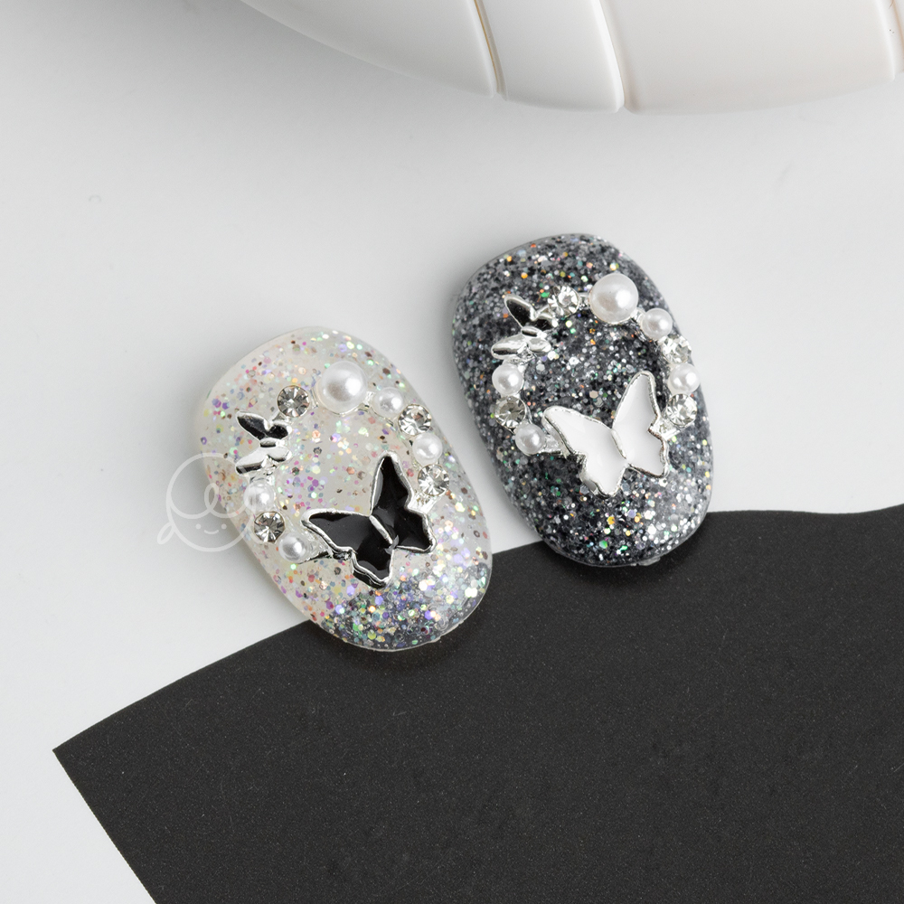 주얼리77 나비진주 리스 네일파츠 (2개입)